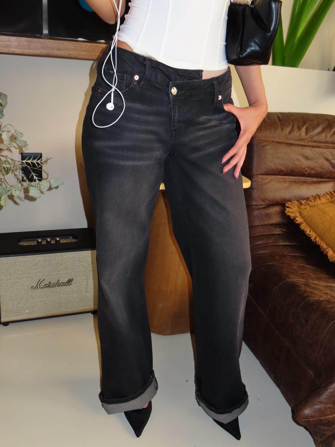 Crossover low rise black jeans